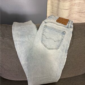 American Eagle Light Wash Denim Skinny Jeans